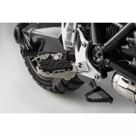 Repose-Pieds SW-Motech Ion BMW R NineT Scrambler (2016-2022) / R NineT GS (2016-2022)