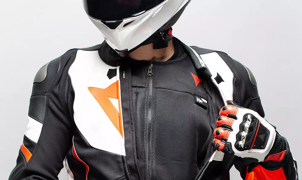 Équipement airbag moto pour la sécurité du pilote