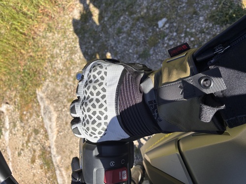 Sensations au guidon gants IXS